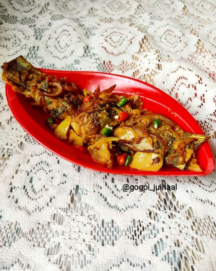 Kharisa diya Jiya Maasor Torkari - Fish Curry with Bamboo Shoots - Assamese Cuisine